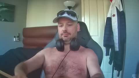 bluebirdflame1 online show from April 23, 3:14 pm