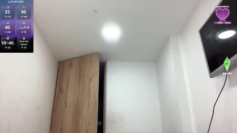 Bob  INDEPENDENT MODEL online show from March 18, 6:27 am