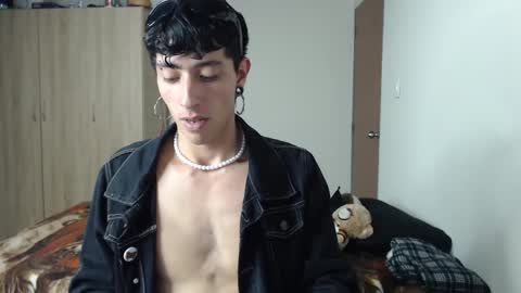 Boy Astro online show from February 12, 1:19 am