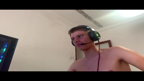 boyblondhetero online show from June 5, 1:17 pm