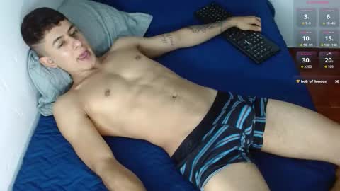 boyg_hots online show from September 8, 9:03 pm