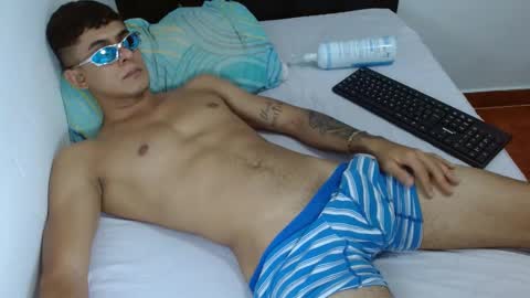 boyg_hots online show from March 4, 8:38 pm