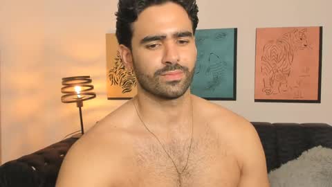 bradleymartin7 online show from April 1, 12:56 am