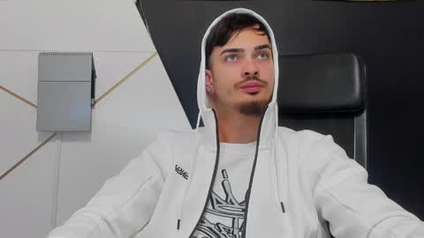 BrandonTateX online show from April 1, 2:03 pm