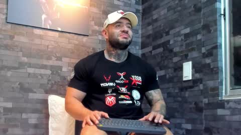 brucedallas online show from February 4, 1:55 am