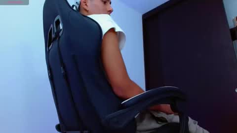 Valerio  online show from February 13, 7:52 pm