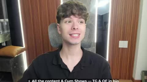 Hey I am Calvin  online show from April 7, 5:24 pm