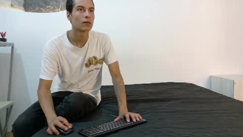 cameronsilverman online show from June 8, 8:10 pm