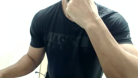 cashmastermuscle77 online show from May 29, 10:25 am