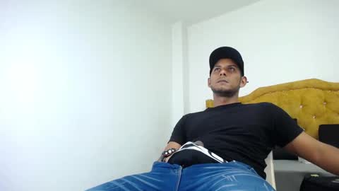 chris_dick2 online show from May 26, 5:03 am