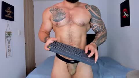 college_muscle_ass online show from March 28, 11:43 am