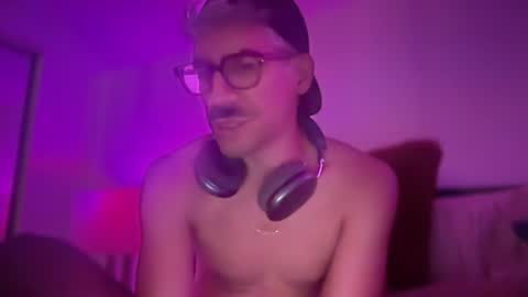 Queer Vibes  Slow Burn  Good Energy  online show from June 13, 5:38 am