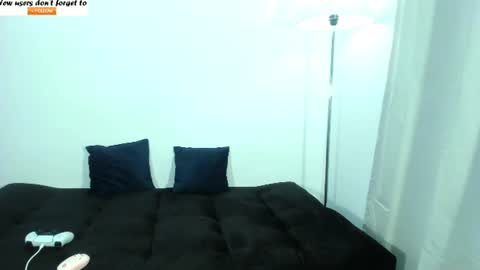 MIA LIZ AND SAM online show from July 9, 8:51 am