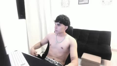 MIA LIZ AND SAM online show from July 23, 4:43 am