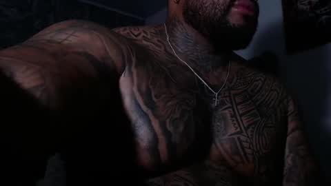 criss_zander07 online show from June 2, 9:27 pm