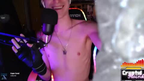 CryptidTwink online show from April 18, 6:26 am