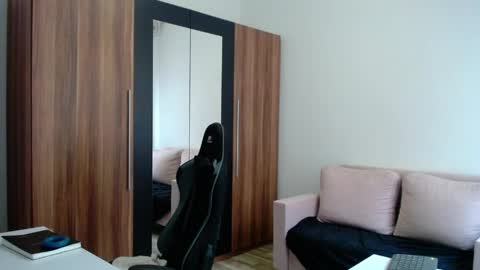 darius_94 online show from May 11, 11:12 am