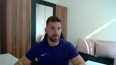 darius_94 online show from May 19, 6:08 am