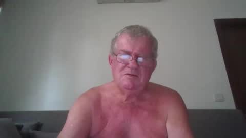 darwincock online show from May 1, 2:37 am
