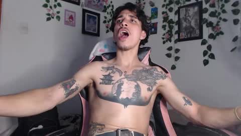 dazzayy online show from December 7, 1:04 am