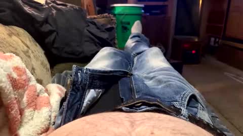 deezenutz64 online show from October 26, 7:10 am