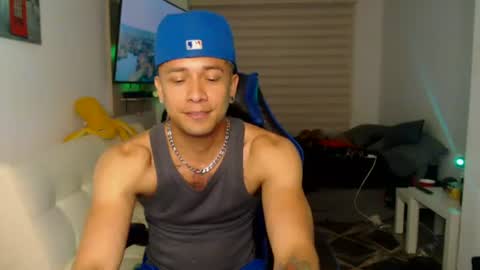 dilanxxx8888 online show from August 5, 4:17 am