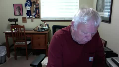 dirtrider195080438 online show from May 31, 7:59 pm