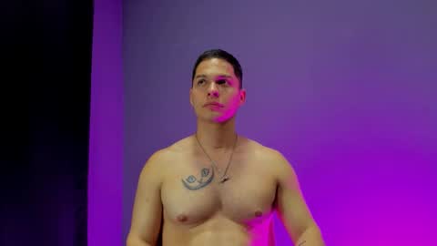 Domimick Crawford online show from September 23, 4:01 am