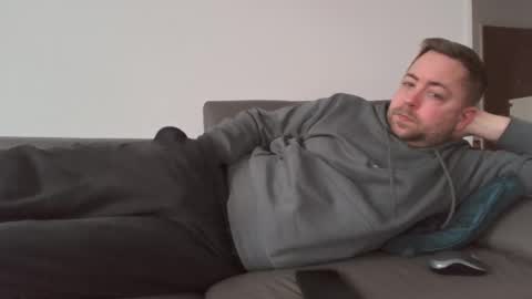 dombio_12 online show from February 8, 12:21 pm