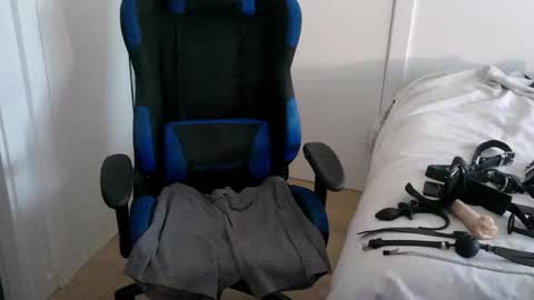 DominatedTitan online show from April 5, 5:42 pm