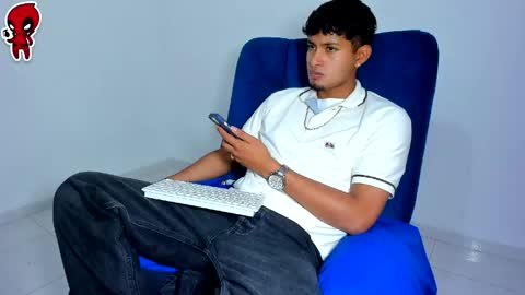  Dominic  online show from April 16, 2:33 am