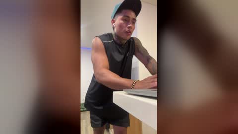 Only fans Ronnie col---InstaRonniecolleman  online show from March 12, 2:52 am