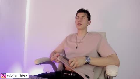 dorian_mystery online show from April 2, 7:11 pm