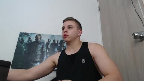 draco_boy2000 online show from May 20, 11:33 pm