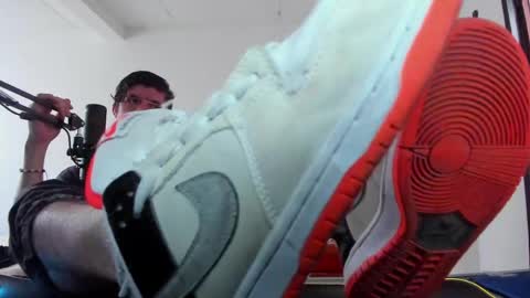 Your lord. - ONLINE  1500 Pm to 2100 Pm - New York Hour online show from April 16, 10:01 pm