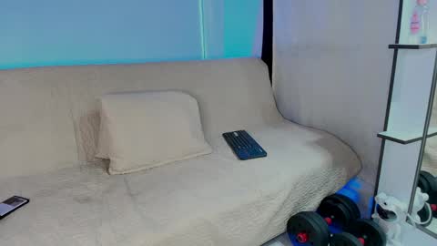 dwayne_esteven10 online show from May 31, 8:43 pm