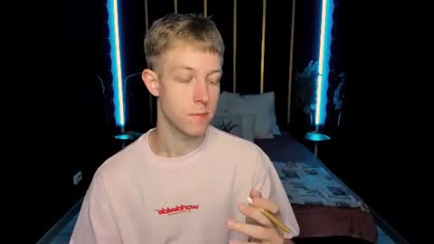 Dylan online show from July 17, 10:55 am