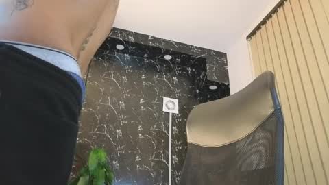 D Y L A N online show from April 16, 3:28 am