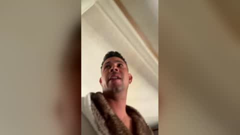 eddgarzay08 online show from April 5, 6:37 pm