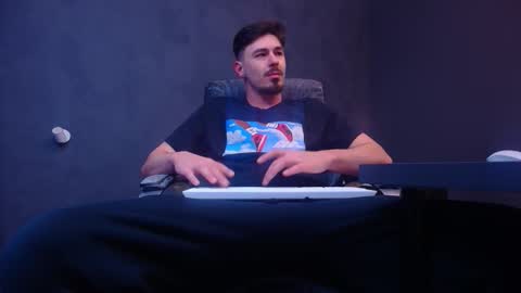 EnzoRace online show from February 17, 5:39 am