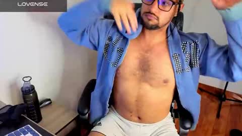 ernesto rodriguez 82 online show from March 27, 3:10 am