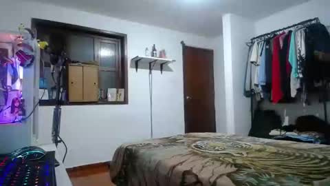 Esteban online show from December 24, 1:49 am