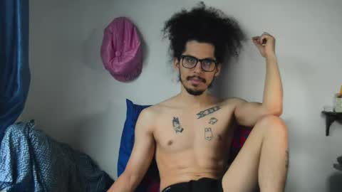 Esnider online show from February 22, 5:09 pm