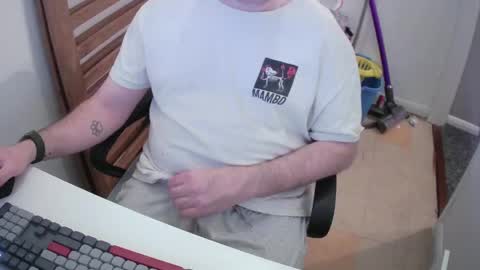 Morph online show from April 14, 8:30 pm