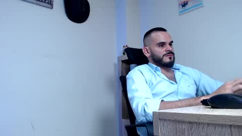 Esteban Fernandez online show from March 13, 4:20 am