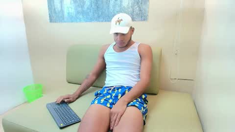 esteban_jacson online show from February 17, 3:49 am