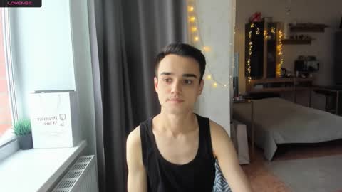 ethan_harris1 online show from December 13, 7:04 am