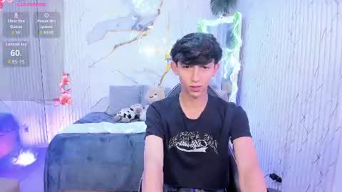 ethann_tay1 online show from August 1, 10:31 pm
