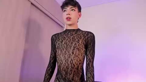 Evan voss  help me get 200 likesindependent model online show from July 14, 8:26 pm