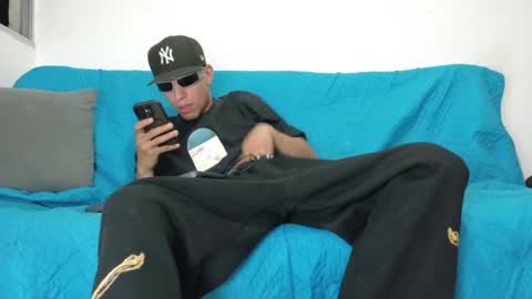 evil_boss1 online show from June 27, 8:06 am